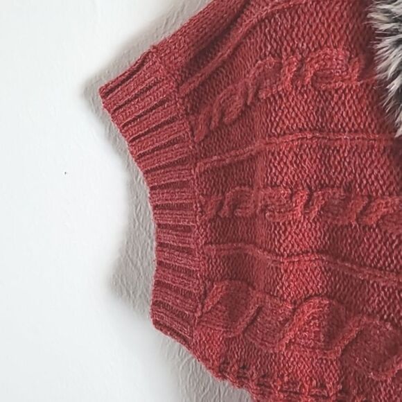 Sunset Rd Red Cardigan Sweater, Tie Front,Short Sleeves, Faux Fur Collar, Medium - Picture 3 of 7